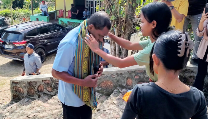 Bacagub NTT Johni Asadoma Terus bergerilya Di Akar Rumput Sambil Menanti Tiket Partai