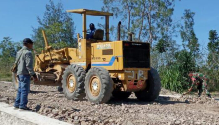 Pembangunan Jalan Baru Desa Tniumanu Masuk Pada Tahap Finishing